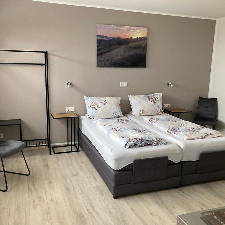 Boardinghouse Alte Bank Hotel Wollstein Buitenkant foto