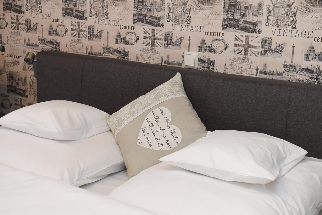 Boardinghouse Alte Bank Hotel Wollstein Buitenkant foto